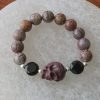 Cracked Alashan Agate bracelet with skull charm - Image 4
