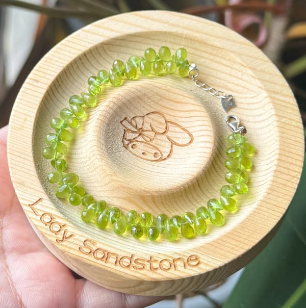 Peridot Faceted Teardop Beads Bracelet with S925 lock