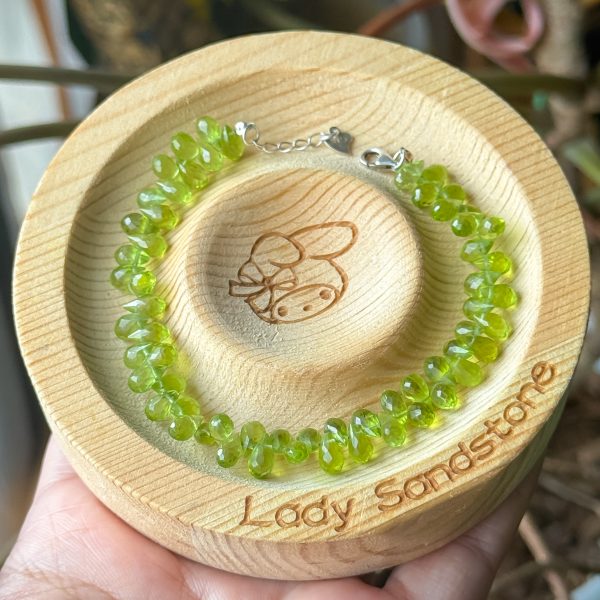 Peridot Faceted Teardop Beads Bracelet with S925 lock - Image 2